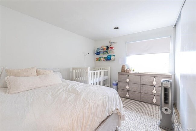 Building Photo - 719 Poinsettia Ave