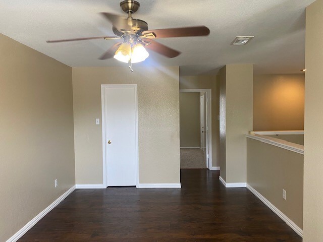 Building Photo - 5906 Drenner Park Ln