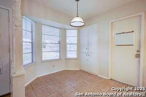 Building Photo - 206 Meadow Path Dr