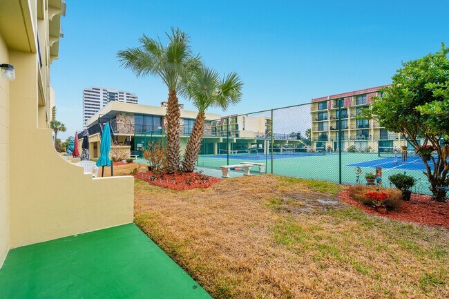 Building Photo - Charming Beachside 1-Bedroom Condo – Available Now