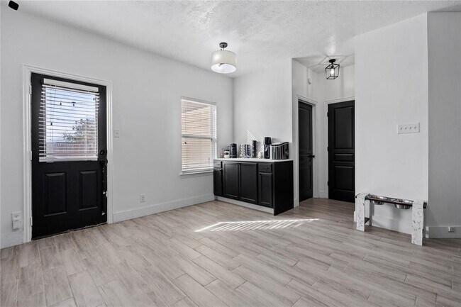 Building Photo - 7529 Topaz Way