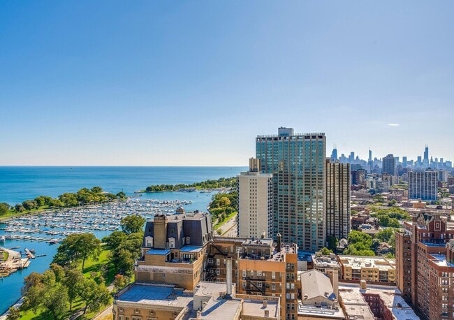Building Photo - 3550 N Lake Shore Dr