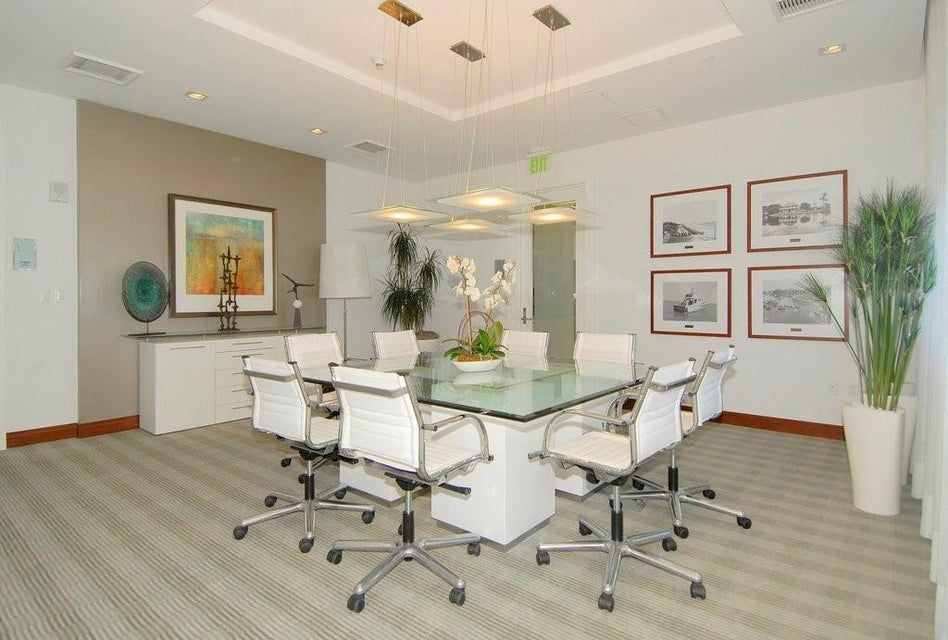 Building Photo - 2821 N Ocean Blvd