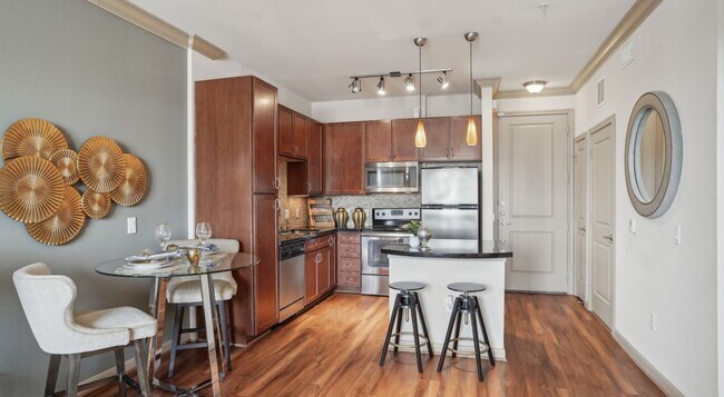 Building Photo - Big Layout Energy