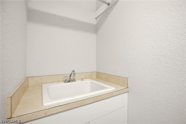 Building Photo - 9204 Quartz Ln