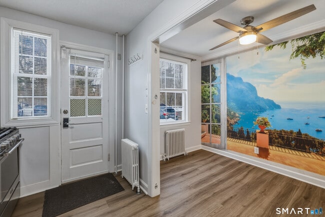 Building Photo - 28 Garden Dr