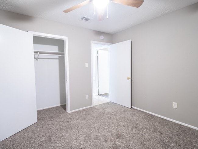 Building Photo - 6542 Bridgegate Dr
