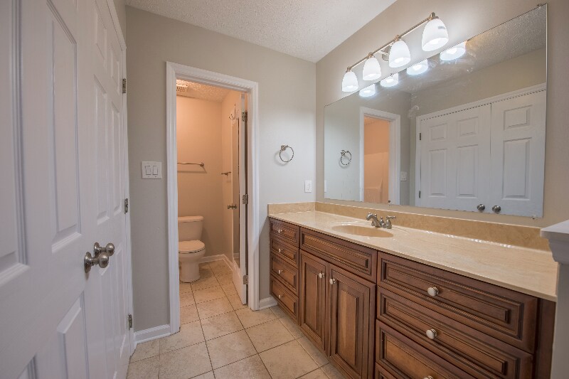 Building Photo - 6413 Rhemish Dr