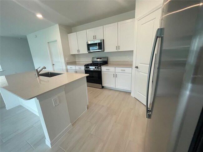 Building Photo - 9645 Carabiner Wy