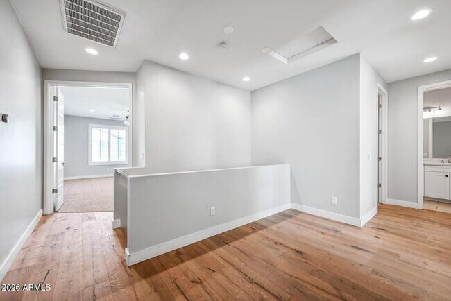 Building Photo - 3030 N 38th St