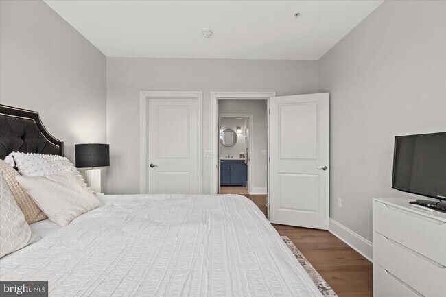 Building Photo - 600 Second St