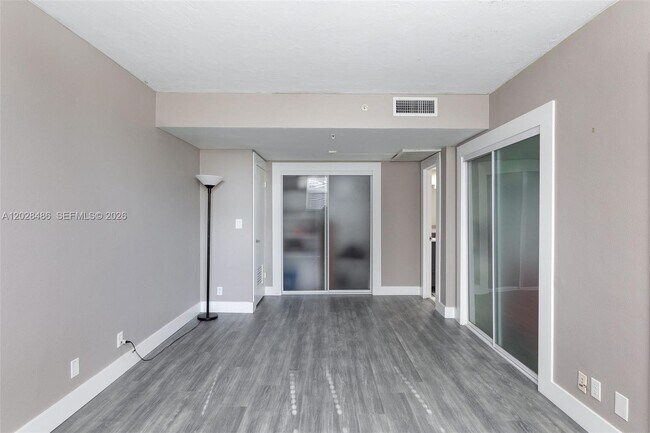 Building Photo - 3001 S Ocean Dr
