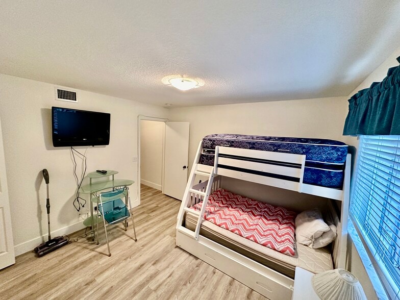 Building Photo - 2122 Pasa Verde Ln