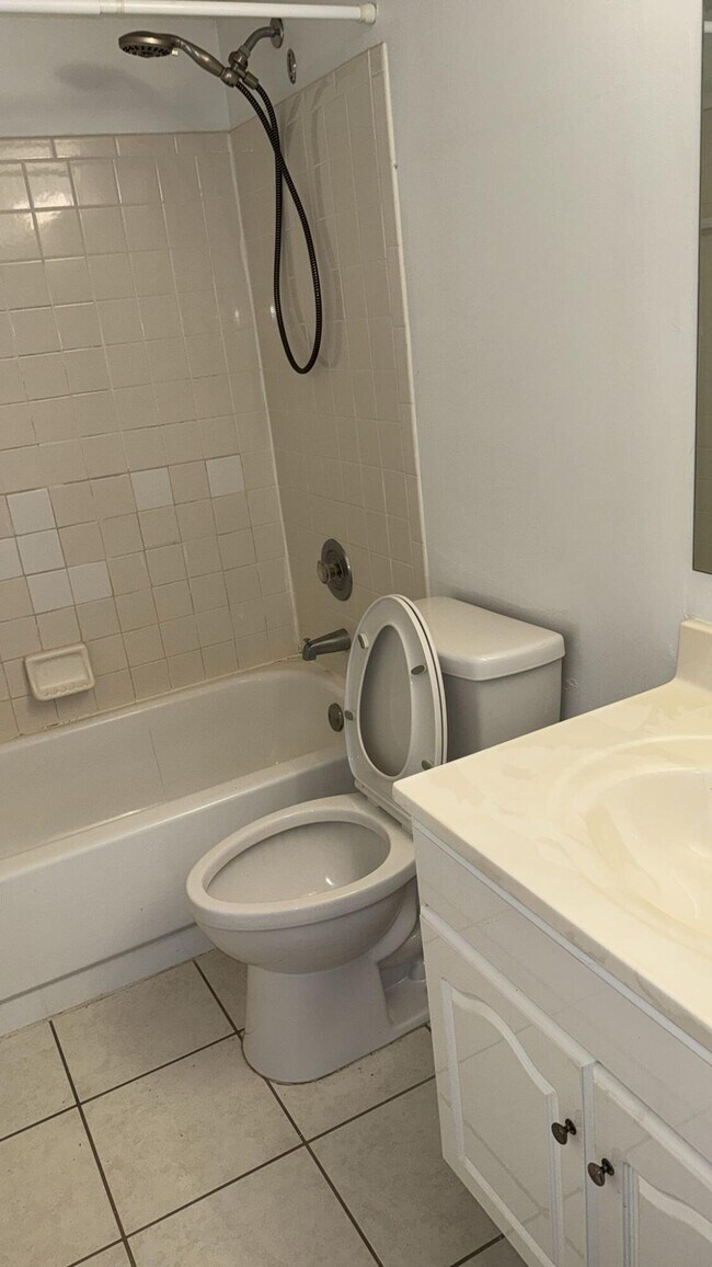 Building Photo - 6339 La Costa Dr