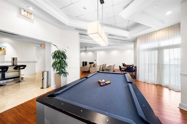 Building Photo - 4775 Collins Ave