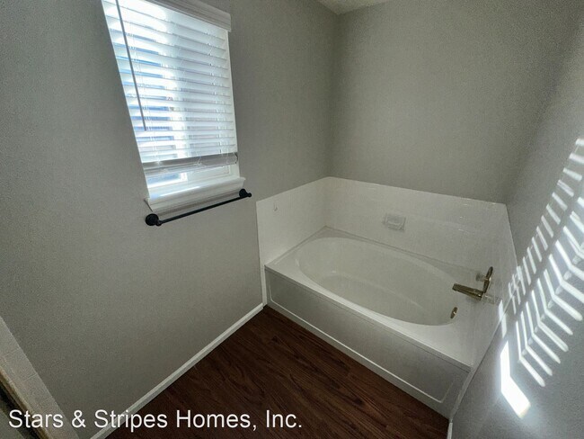 Building Photo - 4 br, 2.5 bath House - 19014 E. Prentice C...