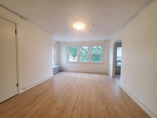 Building Photo - 66 Broadway