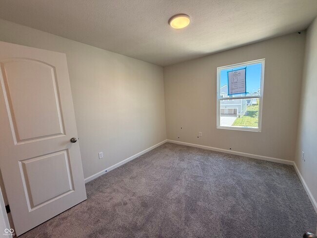 Building Photo - 3828 Sterling Dr