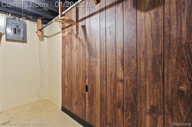 Building Photo - 29942 Avondale St