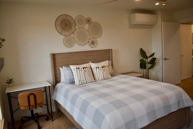 Building Photo - 78-80 Fort Ave