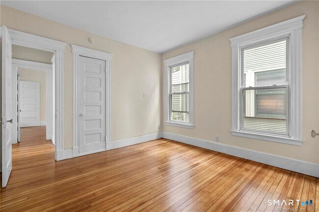 Building Photo - 167 Norton St