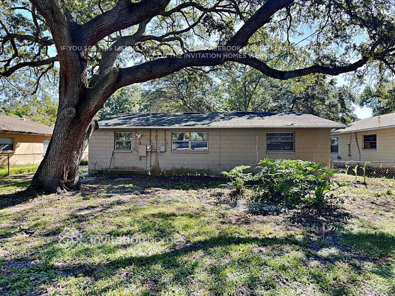 Building Photo - 8086 52nd Ln N