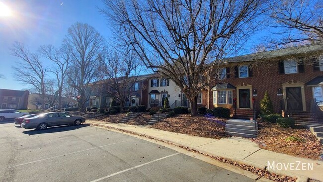 Building Photo - 3781 Greens Crossing-