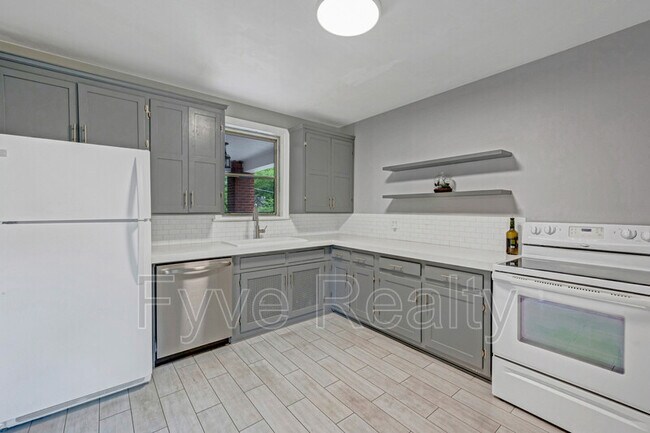 Building Photo - 1804 Hailey Ave