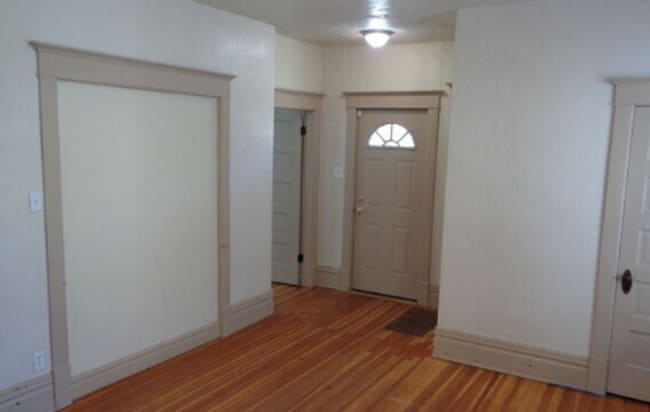 Building Photo - 1728 11th Ave