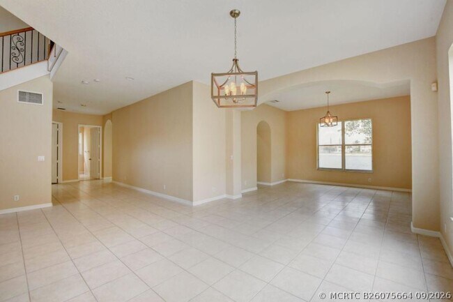 Building Photo - 1388 Beacon Cir