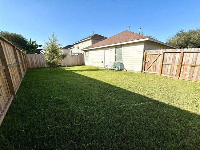 Building Photo - 10811 Tallow Briar Ln