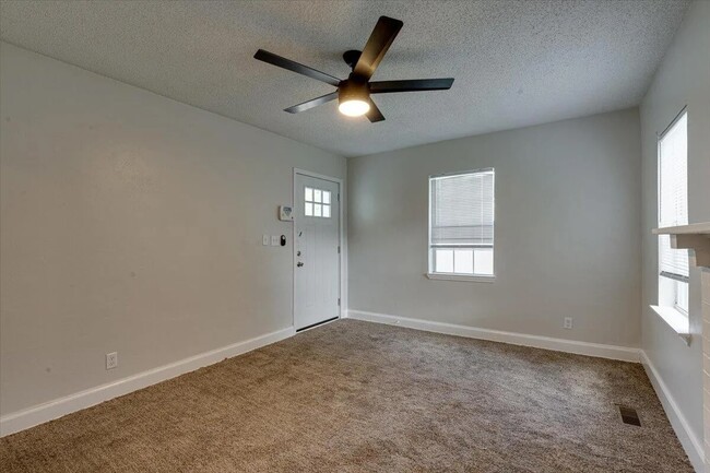 Building Photo - 510 N Germantown Rd