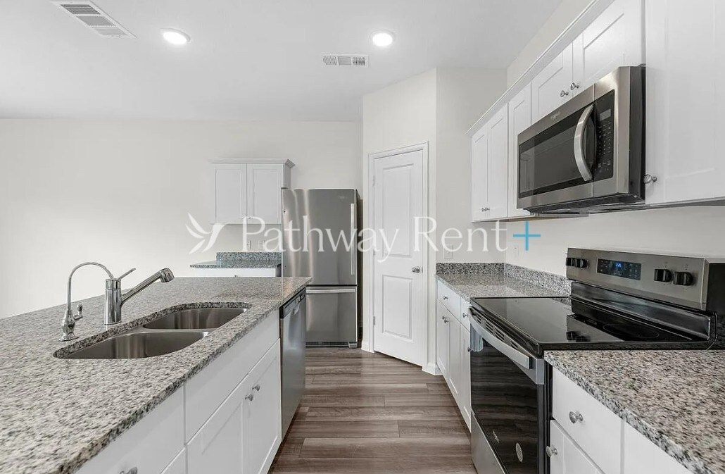 Building Photo - 1074 Large Poppy Dr