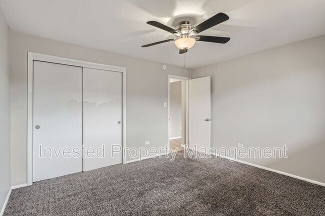 Building Photo - 4260 W 70th Pl
