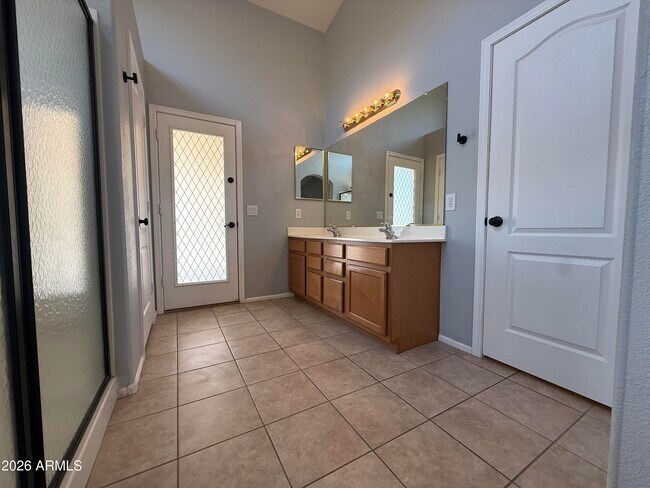 Building Photo - 4588 E Indian Wells Dr