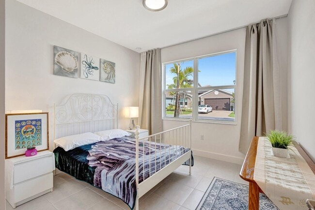 Building Photo - 11706 SW Oceanus Blvd