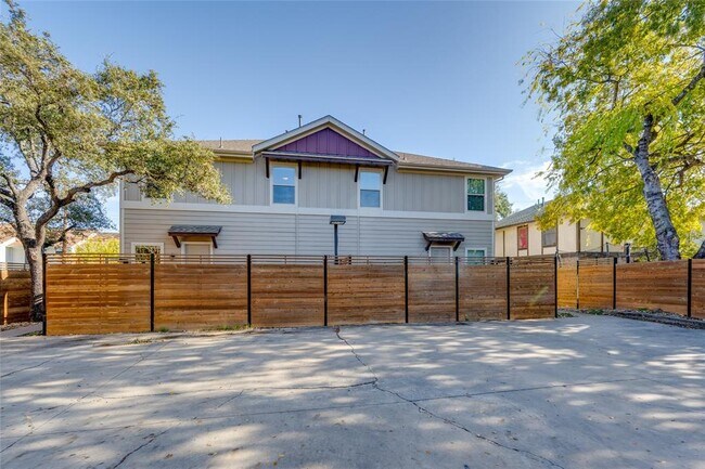 Building Photo - 5701 Cougar Dr