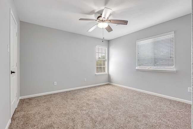 Building Photo - 146 Black Swan Pl
