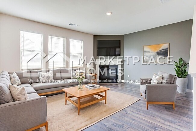 Building Photo - 484 Emporia Loop