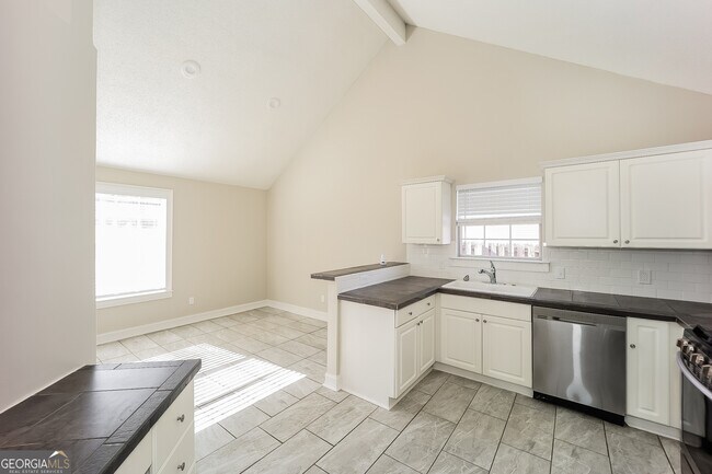 Building Photo - 125 Gleneagles Way