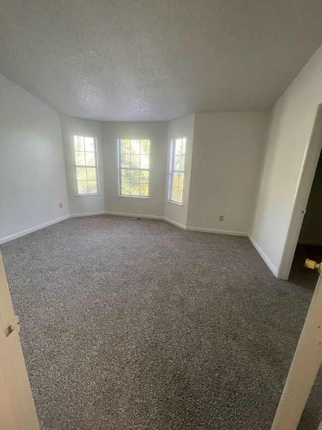 Building Photo - 802 Military E