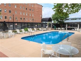 Building Photo - 609 Central St