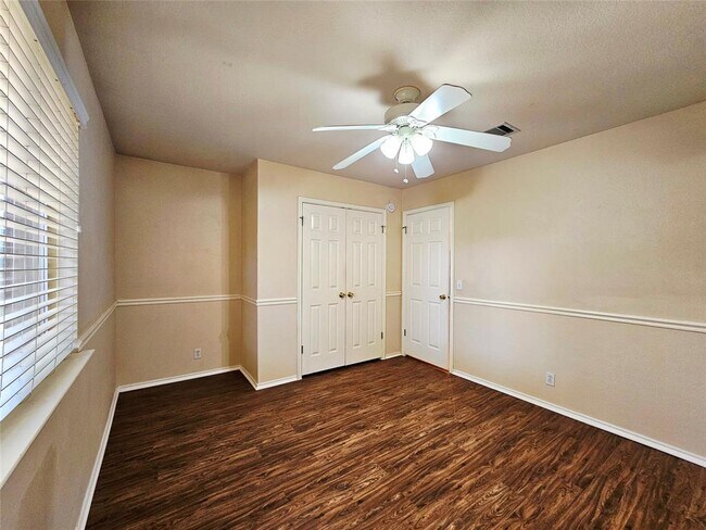 Building Photo - 8102 Lerwick Ln