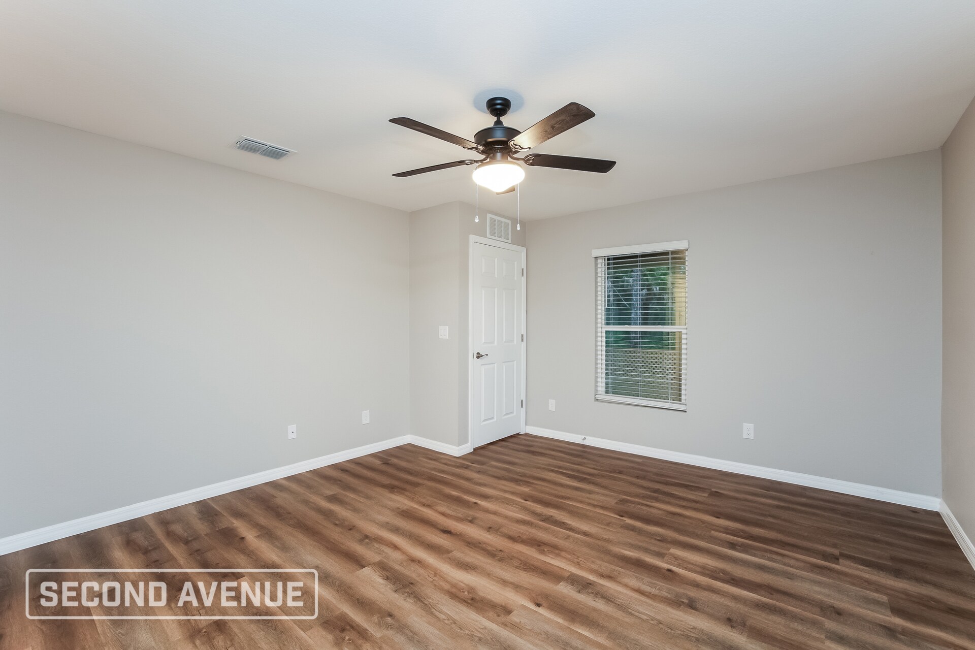 Building Photo - 14103 Hughes Ave