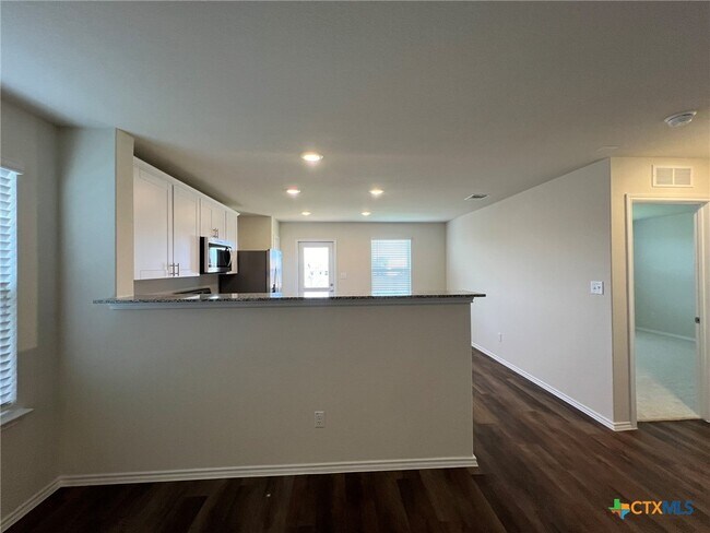 Building Photo - 760 Heartseed Ave