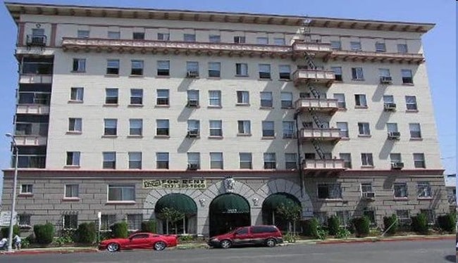 Building Photo - El Montalvo