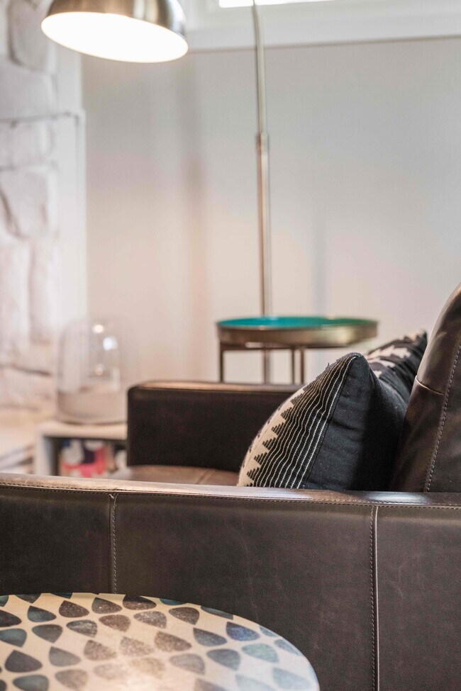 Building Photo - 1919 Puritan Dr