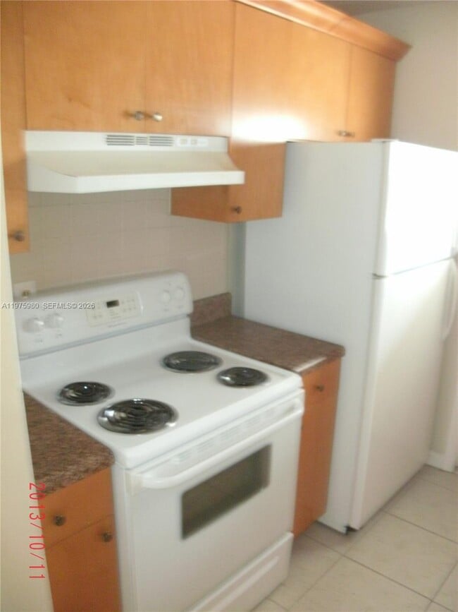 Building Photo - 2127 Van Buren St