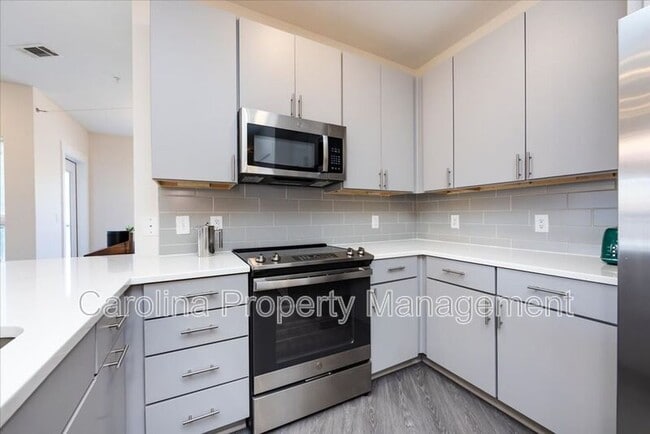 Building Photo - 3630 N Davidson St