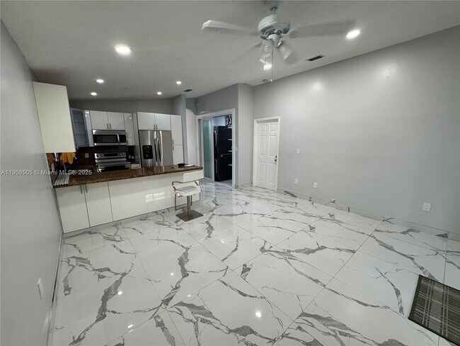 Building Photo - 8701 NW 109th Terrace